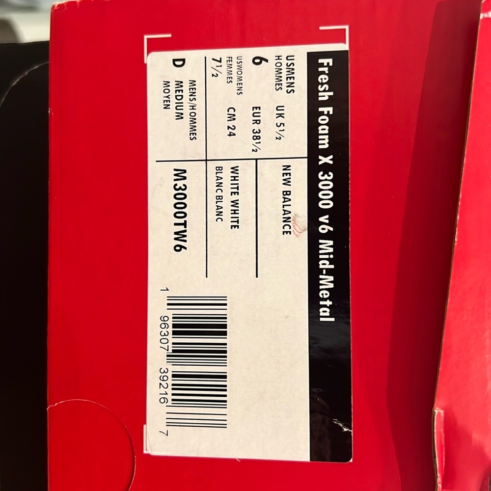 New Balance Metal Cleats, Men’s size 6